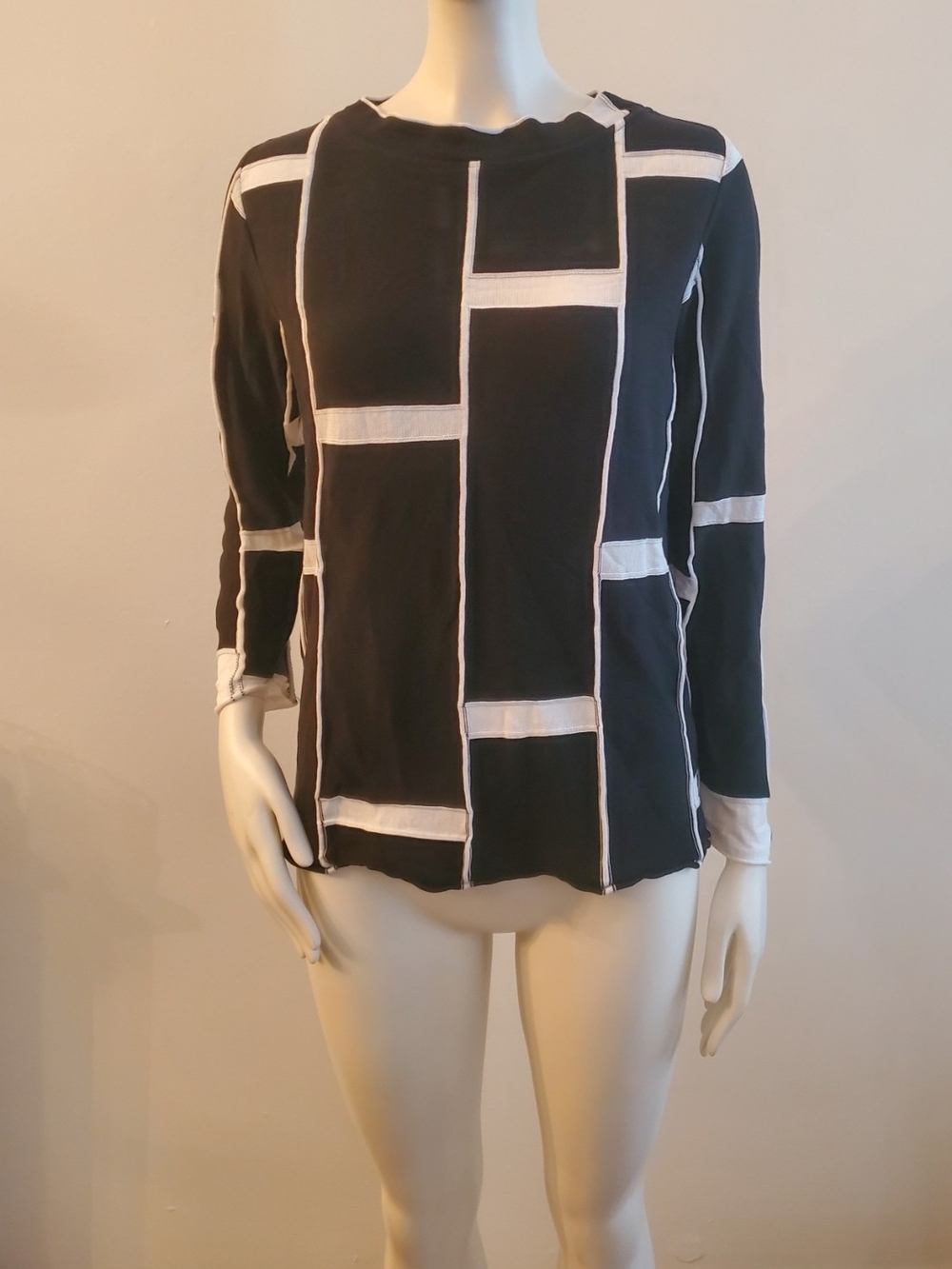 EO Design Germany Womens Small Black White Abstract Colorblock Knit Top Sweater